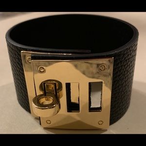 NEW💕💕Black leather strap with Gold Hardware